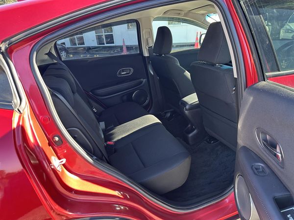 2016 Honda Vezel Hybrid.Rear camera.Cruise control. Carousel 2