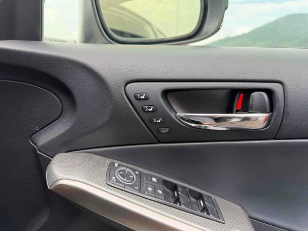 2013 Lexus IS 300h Transit F-Sport Carousel 1