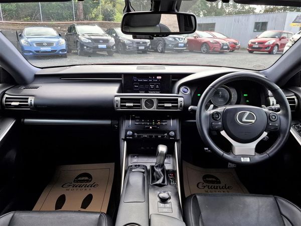 2014 Lexus IS 300h F-Sport.Blind spot.Radar cruise.Alarm.Leather.10 SRS Airbags. Carousel 4