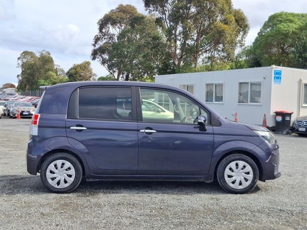 2013 Toyota SPADE Engine Button start.Rear camera. Carousel 17