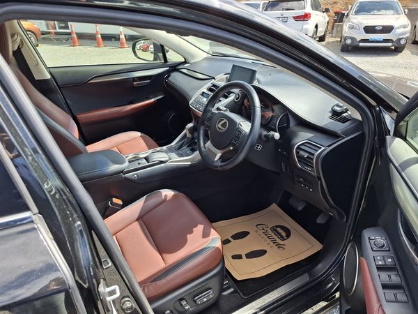 2015 Lexus NX 300h Hybrid.Leather.Safety radar.Blind spot.360°camera.Park sensors.Alarm. Carousel 3