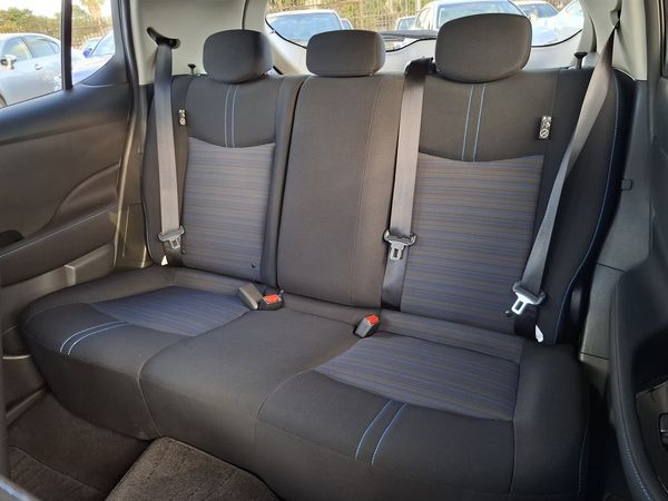 2022 Nissan Leaf 90.31% Soh G English display Grade 5 Carousel 14