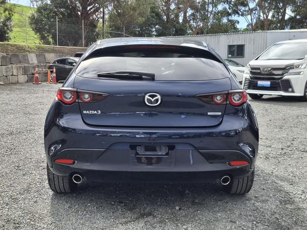 2023 Mazda 3 HUD.Rear camera.Radar cruise.Park sensors. Carousel 15