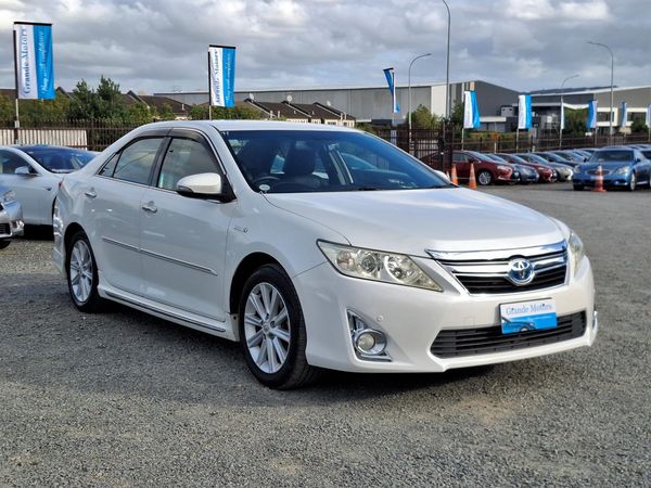 2012 Toyota Camry Hybrid.Gspec.Leather.Cruise control.8 Airbags