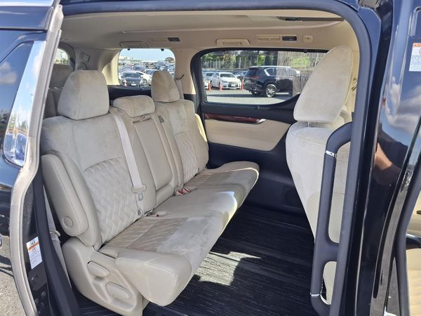 2016 Toyota Vellfire V spec.8 seats.Cruise control.Park sens.Alloys.8 Airbags. Carousel 3