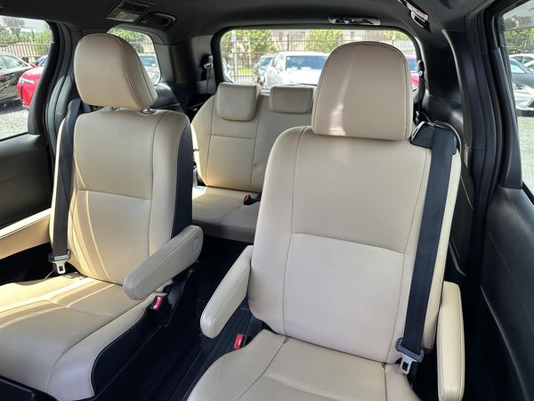 2017 Toyota Estima Aeras.Leather.Safety radar.Cruise control.Lane assist.Rear cam. Carousel 5