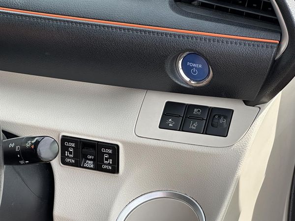 2018 Toyota Sienta Hybrid G.7 seats.Lane assist.Safety radar.Button start. Carousel 10