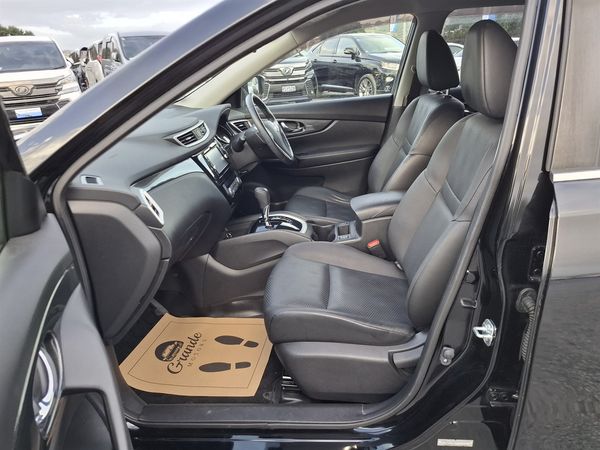 2016 Nissan X-Trail Leather. Rear camera.SRS Airbags. Carousel 1