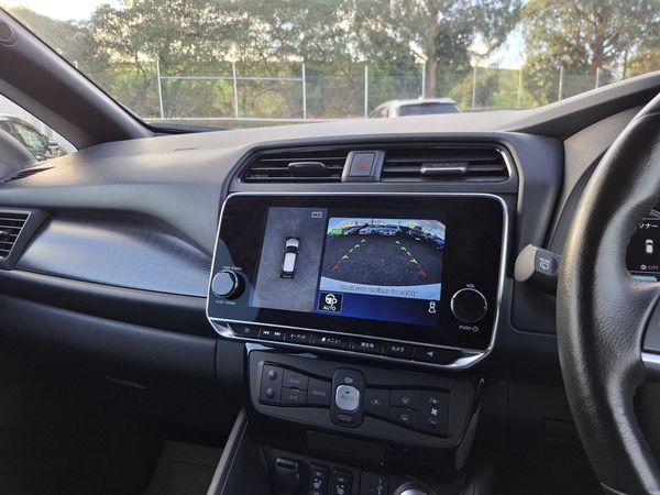 2022 Nissan Leaf 90.31% Soh G English display Grade 5 Carousel 1