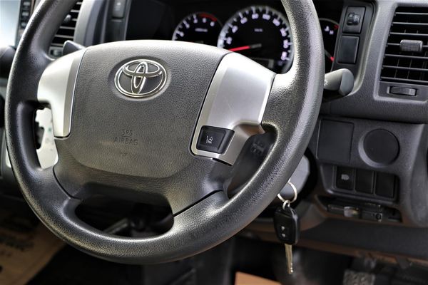 2020 Toyota Hiace DX.Safety radar.Alarm.1000kg capacity.Lane assist. Carousel 6