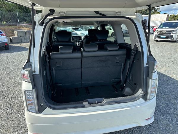 2016 Nissan Elgrand Highway star.Cruise control.Rear cam.Alarm.8 Airbags. Carousel 16