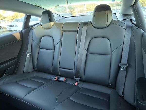2021 Tesla Model 3 STANDARD RANGE PLUS. PANOROOF. Carousel 4