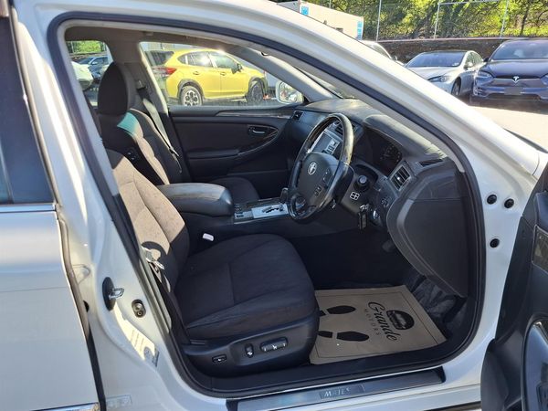 2004 Toyota Crown Majesta V8.Cruise control.Rear camera. Carousel 18