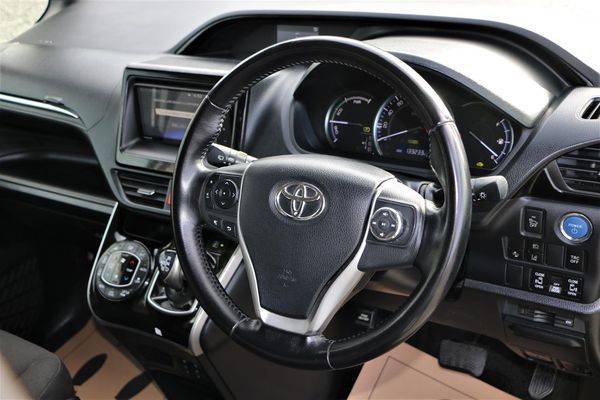 2016 Toyota ESQUIRE Hybrid.7 seats.Electric doors.Button start.New tires. Carousel 8