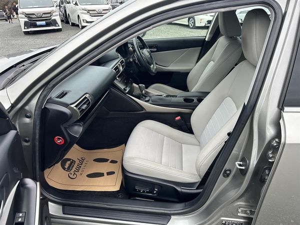 2014 Lexus IS 300h Hybrid.Cruise control.Alarm.10 Airbags.Rear camera. Carousel 2