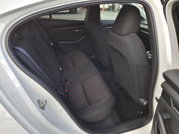 2021 Mazda 3 HUD.Rear camera.Radar cruise.Park sensors. Carousel 3