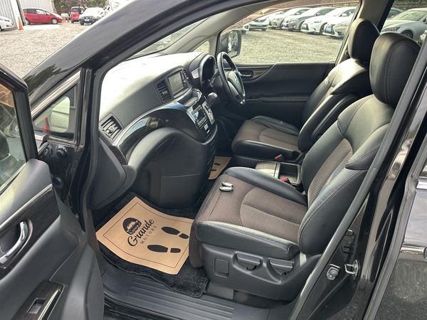 2012 Nissan Elgrand Highway star.Rear camera 7 Seats Carousel 3
