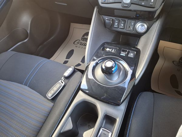 2022 Nissan Leaf 90.31% Soh G English display Grade 5 Carousel 17