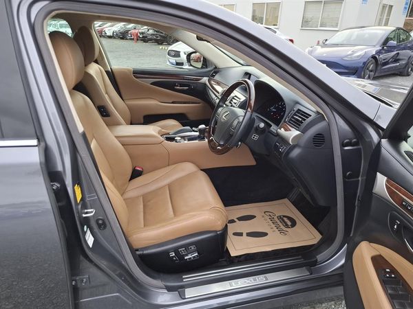 2013 Lexus LS 460 Leather.Cruise control.Park sens.Rear cam.Alarm.10 SRS Airbags. Carousel 19