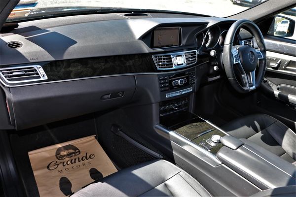 2013 Mercedes-Benz E 350 AMG.Alarm.Leather.Rear camera.10 SRS Airbags. Carousel 6