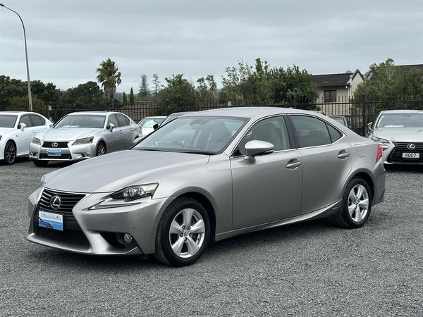 2014 Lexus IS 300h Hybrid.Cruise control.Alarm.10 Airbags.Rear camera. Carousel 12