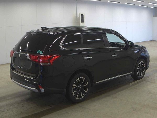 2018 Mitsubishi Outlander Transit PHV Hybrid Carousel 9