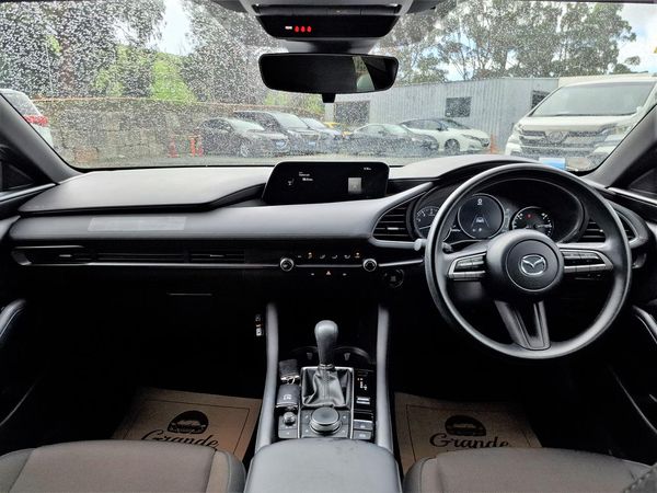 2023 Mazda 3 HUD.Rear camera.Radar cruise.Park sensors. Carousel 6