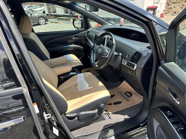 2017 Toyota Estima Aeras.Leather.Safety radar.Cruise control.Lane assist.Rear cam. Carousel 1