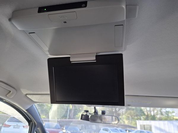 2014 Toyota Voxy Hybrid.Cruise control.Rear camera.7 seater.SRS Airbags. Carousel 2