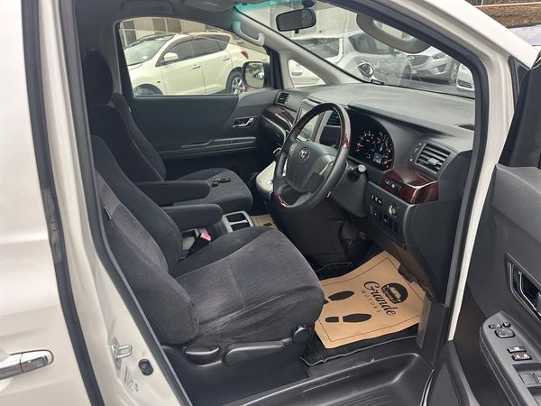 2013 Toyota Alphard 8 seater.Rear camera.Park sensors.Cruise control.8 SRS Airbags. Carousel 2