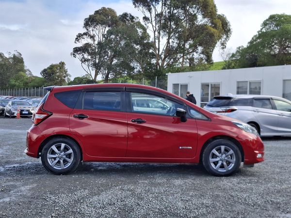 2018 Nissan Note E-power.360 camera.Safety radar.Park sensors.Lane assist. Carousel 17