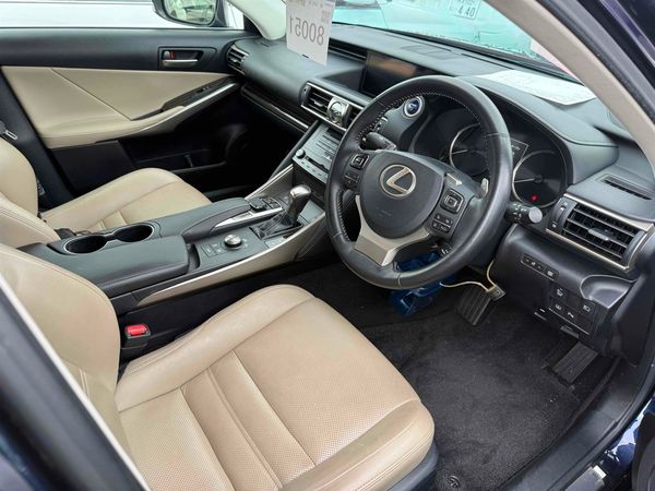 2018 Lexus IS 300h Transit Hybrid Auction Grade 4,5 Carousel 10