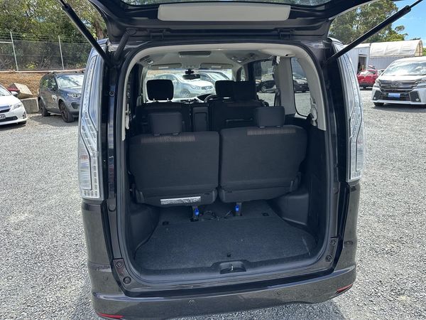 2014 Nissan Serena Hybrid.Highway Star.Safety radar.Lane assist.Rear cam.Cruise control. Carousel 16