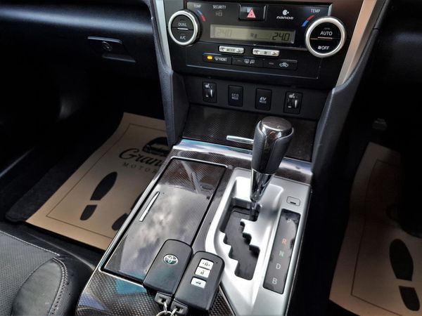2012 Toyota Camry Hybrid.Gspec.Leather.Cruise control.8 Airbags Carousel 8