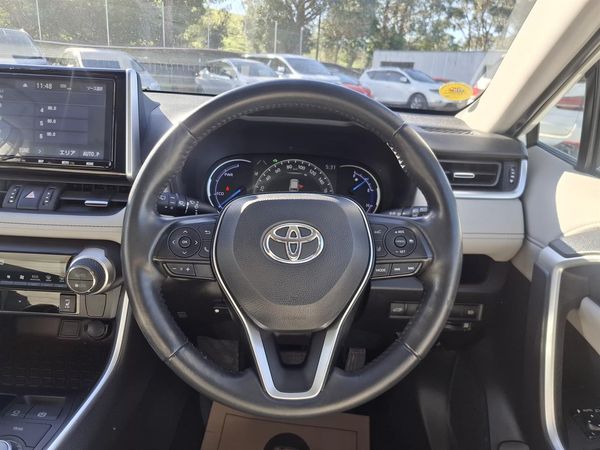 2020 Toyota RAV4 Hybrid.4WD.Leather.Lane assist.Radar cruise.Rear cam.Park sens.Alarm. Carousel 7