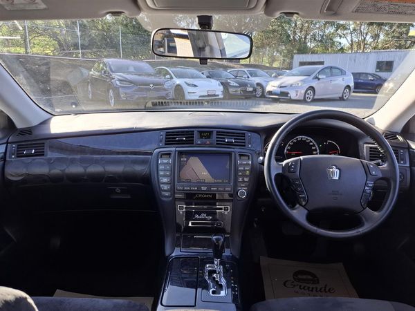 2005 Toyota Crown Athlete.50th Anniversary.Rear cam.Cruise control. Carousel 6