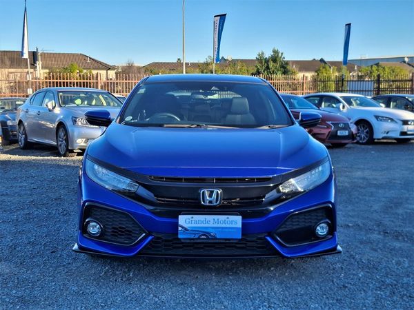 2017 Honda Civic Safety radar.Lane assist.Radar cruise.Rear camera. Carousel 11