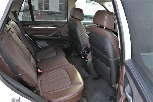 2014 BMW X5 35i.Harman/Kardon.Sunroof.360°camera.Alarm.LOW KM. Carousel 2