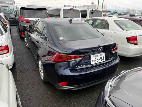 2018 Lexus IS 300h Transit Hybrid Auction Grade 4,5 Carousel 7