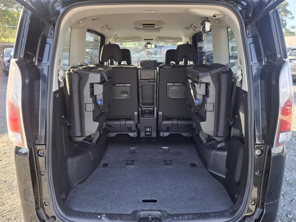 2017 Nissan Serena Hybrid.8 seats.Rear cam.Cruise control. Carousel 19