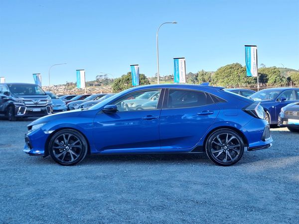 2017 Honda Civic Safety radar.Lane assist.Radar cruise.Rear camera. Carousel 14