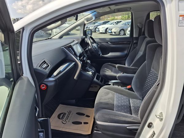 2016 Toyota Vellfire Z.Double sunroof.8 seater.Rear cam.Park sens.8 Airbags. Carousel 5