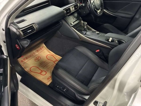 2015 Lexus IS 300h Transit Hybrid Cruise control Carousel 5