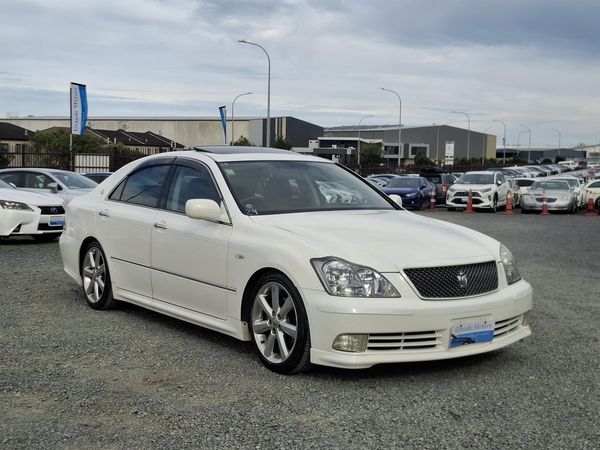 2005 Toyota Crown Athlete.Sunroof.Cruise control.LOW KM.