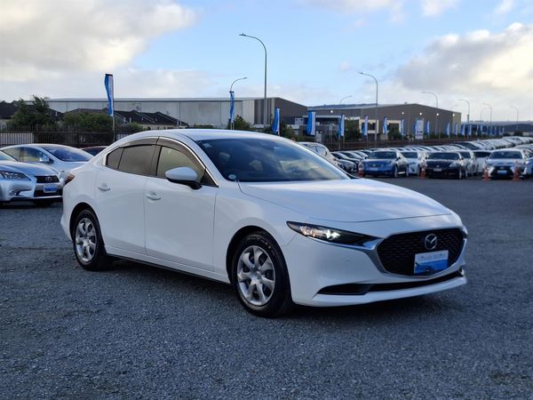 2021 Mazda 3 HUD.Rear camera.Radar cruise.Park sensors.