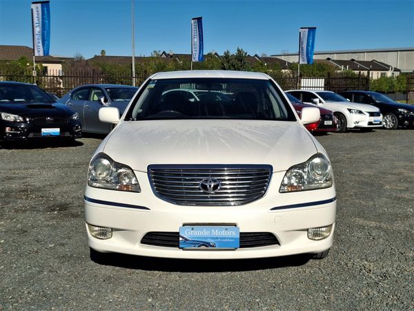 2004 Toyota Crown Majesta V8.Cruise control.Rear camera. Carousel 11