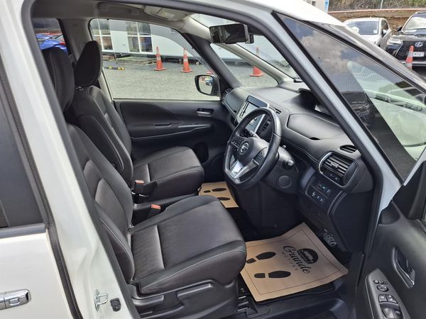 2017 Nissan Serena Highway star.Hybrid.Pro-pilot.Radar cruise.360°camera.Park sensors. Carousel 2