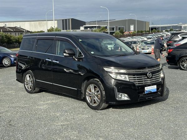 2012 Nissan Elgrand Highway star.Rear camera 7 Seats