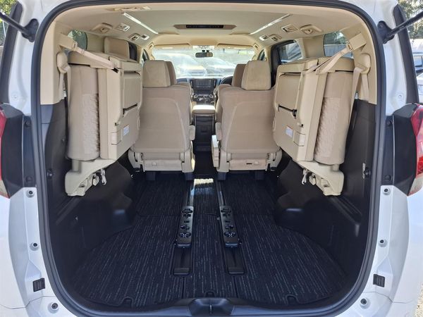 2017 Toyota Alphard Hybrid.Cruise control.Rear camera.Parking sensors. Carousel 2