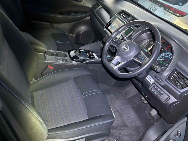 2022 Nissan Leaf SOH 90,07 G model Pro Pilot Carousel 9